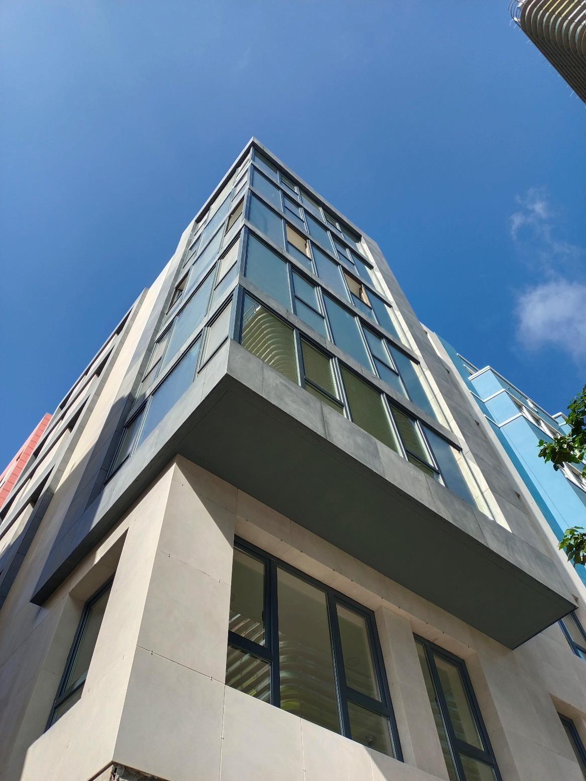 galeria EDIFICIO DE 12 VIVIENDAS Y LOCAL